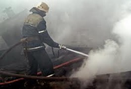 Результат пошуку зображень за запитом "згорів дерев'яний будинок"