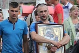 У Житомирі націоналісти виступили категорично проти проведення хресної ходи УПЦ МП. ВІДЕО
У Житомирі націоналісти виступили категорично проти проведення хресної ходи УПЦ МП. ВІДЕО