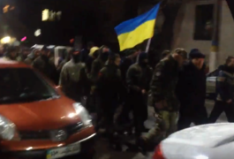 У Житомирі націоналісти провели марш до 3-ї річниці Революції гідності. Відео
У Житомирі націоналісти провели марш до 3-ї річниці Революції гідності. Відео