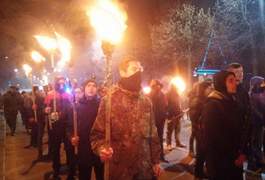 У Житомирі пройшла хода на честь Степана Бандери
У Житомирі пройшла хода на честь Степана Бандери
