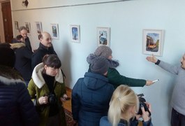 Дмитро Раков у міській раді відкрив виставку картин про Шодуарівський парк та інші туристичні принади міста
Дмитро Раков у міській раді відкрив виставку картин про Шодуарівський парк та інші туристичні принади міста
