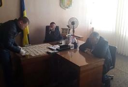 Вимагав небагато: СБУ затримала на хабарі голову Брусилівської РДА
Вимагав небагато: СБУ затримала на хабарі голову Брусилівської РДА