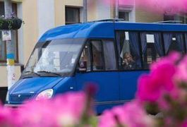 У Житомирі в маршрутках ціну за проїзд піднімуть, а от ТТУ возитиме за старою
У Житомирі в маршрутках ціну за проїзд піднімуть, а от ТТУ возитиме за старою