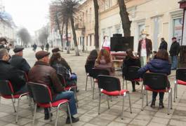 У Житомирі на вулиці Михайлівській показують фільми про Шевченка
У Житомирі на вулиці Михайлівській показують фільми про Шевченка