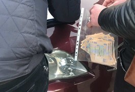 У Житомирі на хабарі попалося керівництво КП "Парк"
У Житомирі на хабарі попалося керівництво КП "Парк"