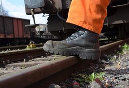 Укрзалізниця припинила перевезення на окуповану територію Донбасу
Укрзалізниця припинила перевезення на окуповану територію Донбасу