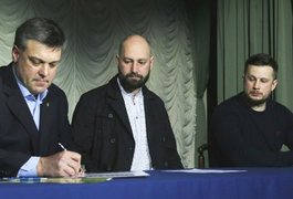 Свобода, Нацкорпус і Правий Сектор об'єдналися для здійснення спільного плану
Свобода, Нацкорпус і Правий Сектор об'єдналися для здійснення спільного плану