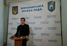 Бунт перевізників. Міська рада просить водіїв допомогти житомирянам
Бунт перевізників. Міська рада просить водіїв допомогти житомирянам