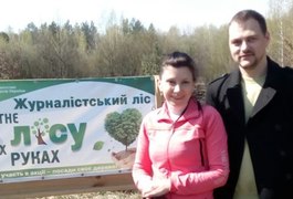 Журналісти під Житомиром посадили гектар лісу
Журналісти під Житомиром посадили гектар лісу