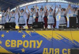 З наступаючим безвізом: У Житомирі відбувся концерт «Україна – це Європа»
З наступаючим безвізом: У Житомирі відбувся концерт «Україна – це Європа»