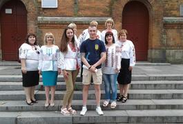 У Житомирі продовжуються зйомки мистецько-патріотичного проекту "Слово, що єднає Україну"
У Житомирі продовжуються зйомки мистецько-патріотичного проекту "Слово, що єднає Україну"
