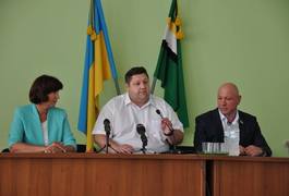 Житомирський губернатор новій очільниці Андрушівської ОДА: пріорітет - ОТГ та оренда землі і водних об'єктів
Житомирський губернатор новій очільниці Андрушівської ОДА: пріорітет - ОТГ та оренда землі і водних об'єктів