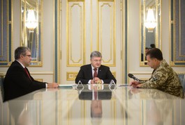 Порошенко підписав збільшення оборонного бюджету на 6 мільярдів
Порошенко підписав збільшення оборонного бюджету на 6 мільярдів