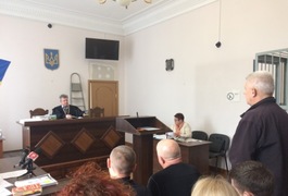 У Житомирі почався суд над старшим Грибаном, який із сином побив тренера "Авангарду" на очах у дітей. Фото
У Житомирі почався суд над старшим Грибаном, який із сином побив тренера "Авангарду" на очах у дітей. Фото