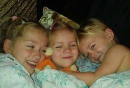 Светозара Батенькова повідомила, що в їі будинок до дітей увірвався сільський голова Буків. Оновлено
Светозара Батенькова повідомила, що в їі будинок до дітей увірвався сільський голова Буків. Оновлено